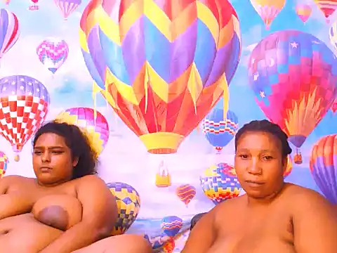 Snapshot of SexcGals chatting on 12-15-24, 11:09 SexcGals online show from 12-15-24, 11:09