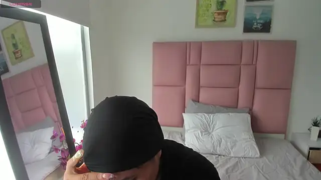 soyzarahtorres online show from 02-10-26, 08:46