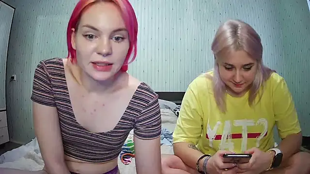 ChrisGirls online show from 12-24-24, 12:44