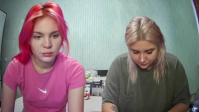 ChrisGirls online show from 12-27-24, 08:45
