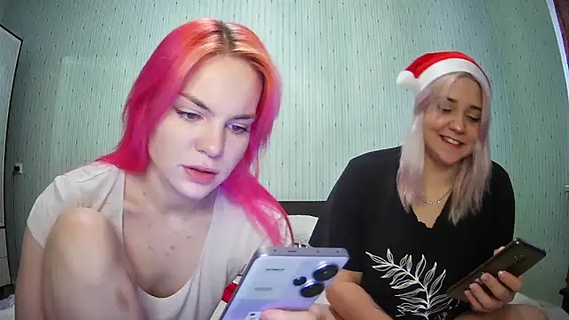 ChrisGirls online show from 12-29-24, 10:34