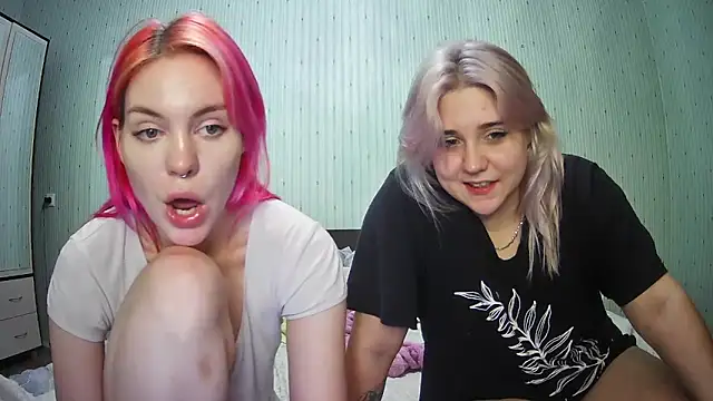 ChrisGirls online show from 12-29-24, 04:51