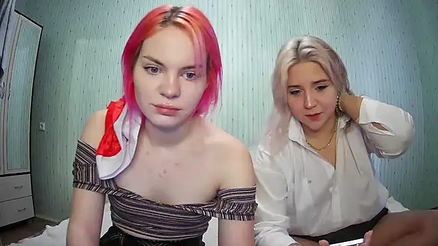 ChrisGirls online show from 12-31-24, 09:21