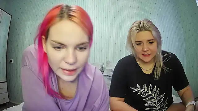 ChrisGirls online show from 01-11-25, 08:54