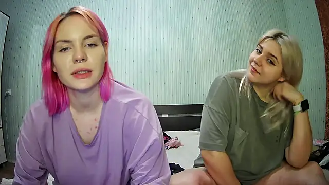 ChrisGirls online show from 01-17-25, 02:39
