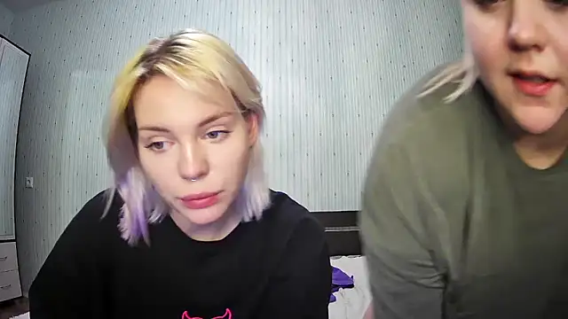 ChrisGirls online show from 01-22-25, 06:20