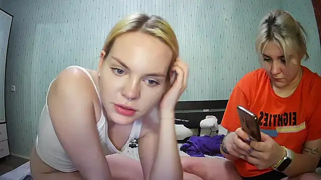 ChrisGirls online show from 01-26-25, 05:44