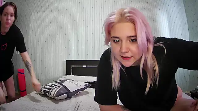 ChrisGirls online show from 02-19-25, 01:39