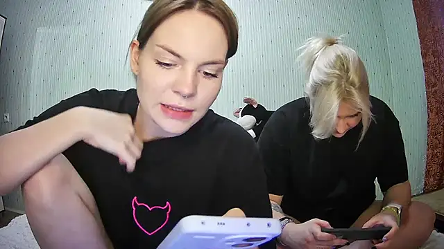 ChrisGirls online show from 03-02-25, 03:27
