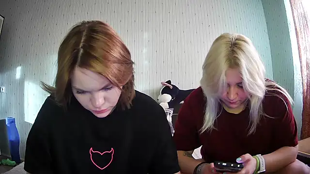 ChrisGirls online show from 03-06-25, 02:29
