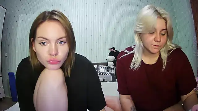 ChrisGirls online show from 03-06-25, 05:33