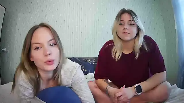 ChrisGirls online show from 09-30-25, 11:37
