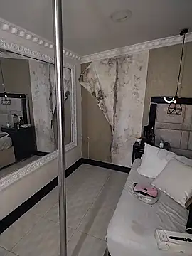 Snapshot of kimCosseyy chatting on 03-25-26, 02:06 kimCosseyy online show from 03-25-26, 02:06