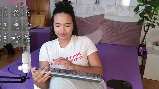 MilaTeenX online show from 11-20-25, 08:47