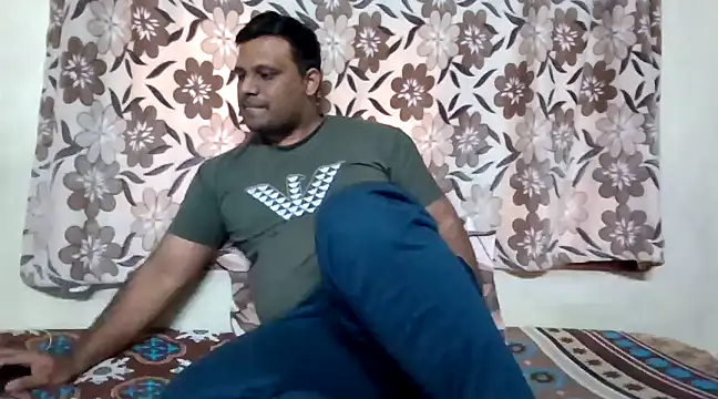 Snapshot of Varma3101 chatting on 03-12-25, 04:30 Varma3101 online show from 03-12-25, 04:30