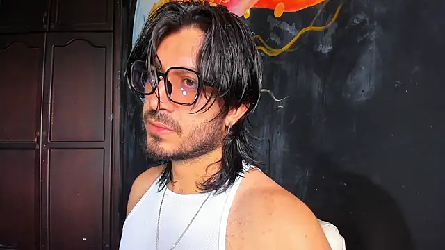 Snapshot of Ackerman_Eren_ chatting on 11-01-25, 03:14 Ackerman Eren online show from 11-01-25, 03:14