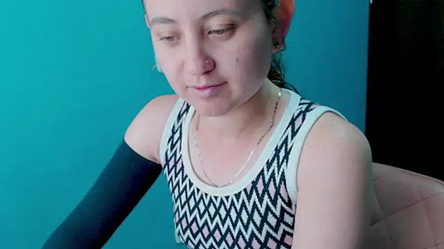 zoe jones3 online show from 02-04-25, 01:38