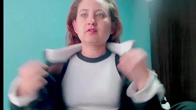 zoe jones3 online show from 02-21-25, 12:50