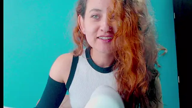 zoe jones3 online show from 02-25-25, 03:49
