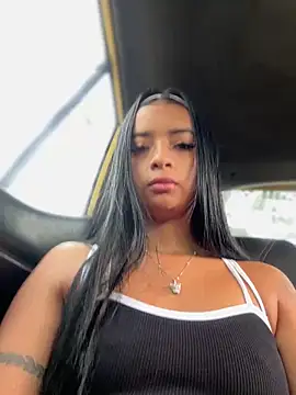 Laura fernandezII online show from 01-06-25, 01:30