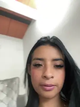 Laura fernandezII online show from 01-18-25, 09:45
