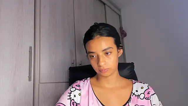 Laura fernandezII online show from 11-26-25, 05:25