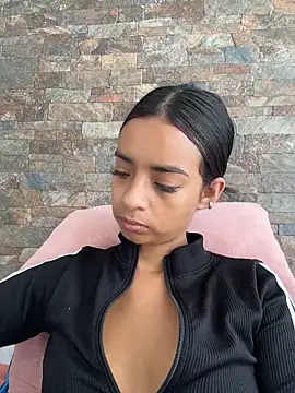 Laura fernandezII online show from 03-03-26, 04:35