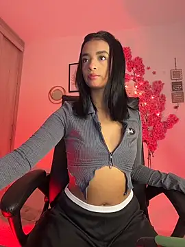 Laura fernandezII online show from 05-06-26, 02:40