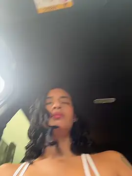 Laura fernandezII online show from 05-13-26, 04:04