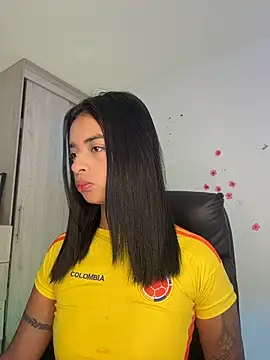 Laura fernandezII online show from 06-29-26, 01:44
