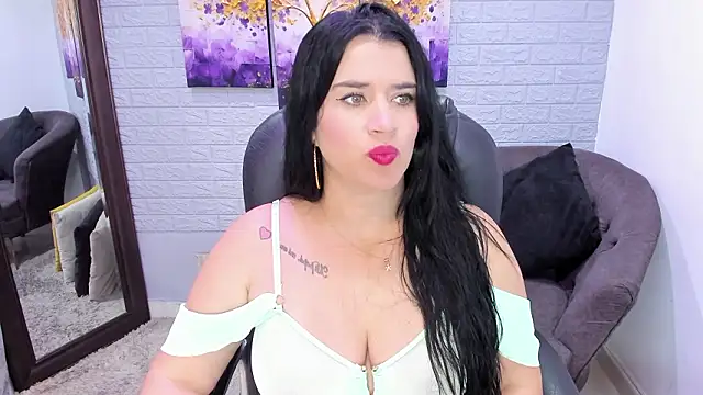 LenaRuiz  online show from 02-05-26, 11:59