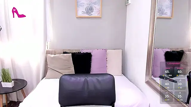 LenaRuiz  online show from 04-30-26, 12:11