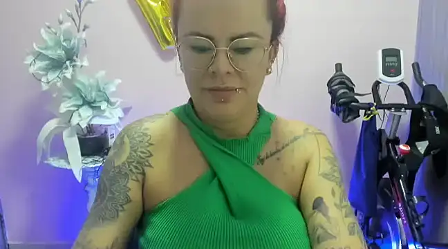 Snapshot of KAROL_MILF chatting on 12-14-24, 12:11 KAROL MILF online show from 12-14-24, 12:11