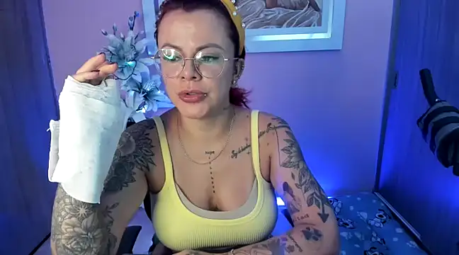 Snapshot of KAROL_MILF chatting on 01-26-25, 10:13 KAROL MILF online show from 01-26-25, 10:13