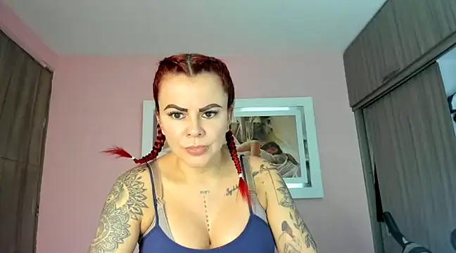Snapshot of KAROL_MILF chatting on 03-05-25, 06:34 KAROL MILF online show from 03-05-25, 06:34