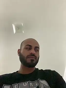 Snapshot of islandvybee55 chatting on 12-29-24, 01:34 islandvybee55 online show from 12-29-24, 01:34