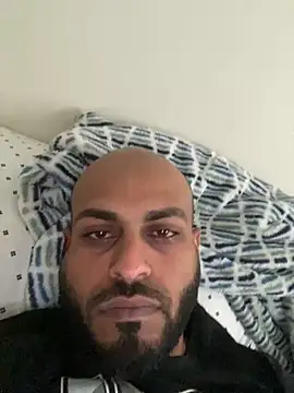 Snapshot of islandvybee55 chatting on 02-16-25, 07:49 islandvybee55 online show from 02-16-25, 07:49