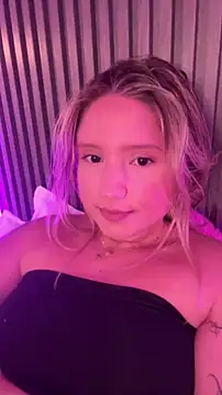 Snapshot of MiaPetit_ chatting on 04-03-26, 06:50 MiaPetit online show from 04-03-26, 06:50