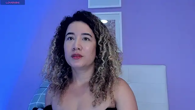 Snapshot of Charlotte11-11 chatting on 06-17-26, 03:02 Charlotte11-11 online show from 06-17-26, 03:02