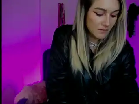 kim jeins11 online show from 12-10-24, 10:16