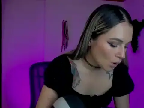 kim jeins11 online show from 12-24-24, 12:33