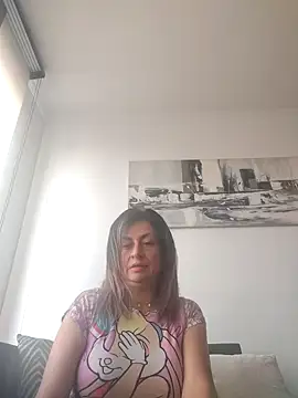 Latiinvenushot online show from 11-28-25, 03:25