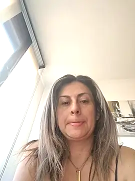 Snapshot of Latiinvenushot chatting on 03-25-26, 01:50 Latiinvenushot online show from 03-25-26, 01:50