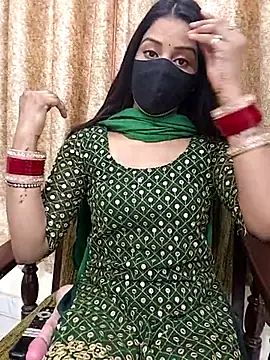 Snapshot of Hotty-anushka chatting on 03-05-25, 10:55 Hotty-anushka online show from 03-05-25, 10:55