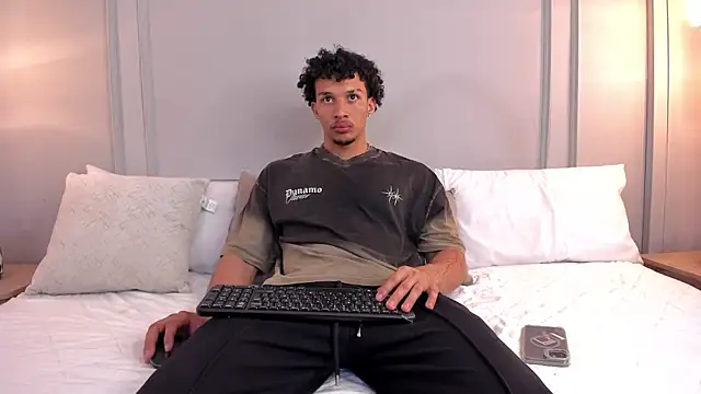 Dominick star online show from 01-18-26, 04:49