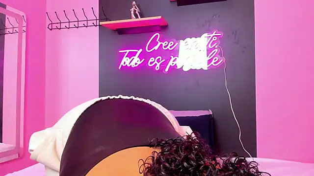 Snapshot of Sofi_Fox_ chatting on 03-09-25, 11:47 Sofi Fox online show from 03-09-25, 11:47