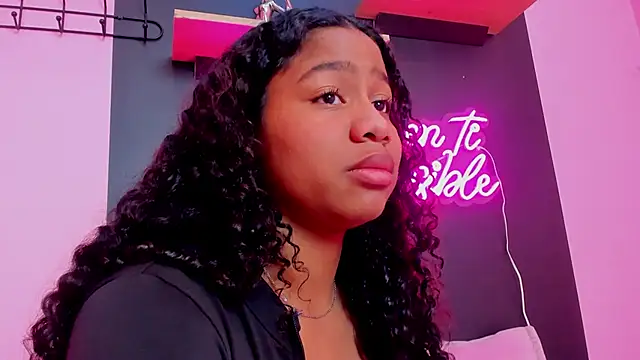 Snapshot of Sofi_Fox_ chatting on 03-20-25, 04:20 Sofi Fox online show from 03-20-25, 04:20