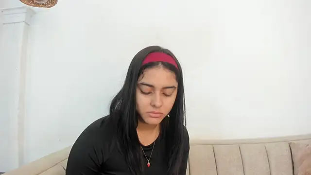 natalia aguirre1 online show from 10-28-25, 12:09