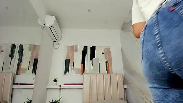 JOCELYN SANTANA1 online show from 09-29-25, 11:59