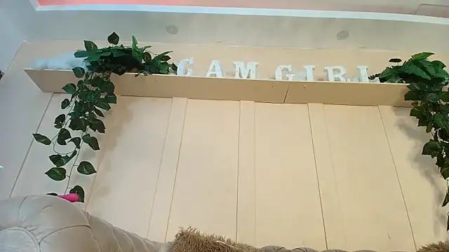 JOCELYN SANTANA1 online show from 12-21-25, 12:01